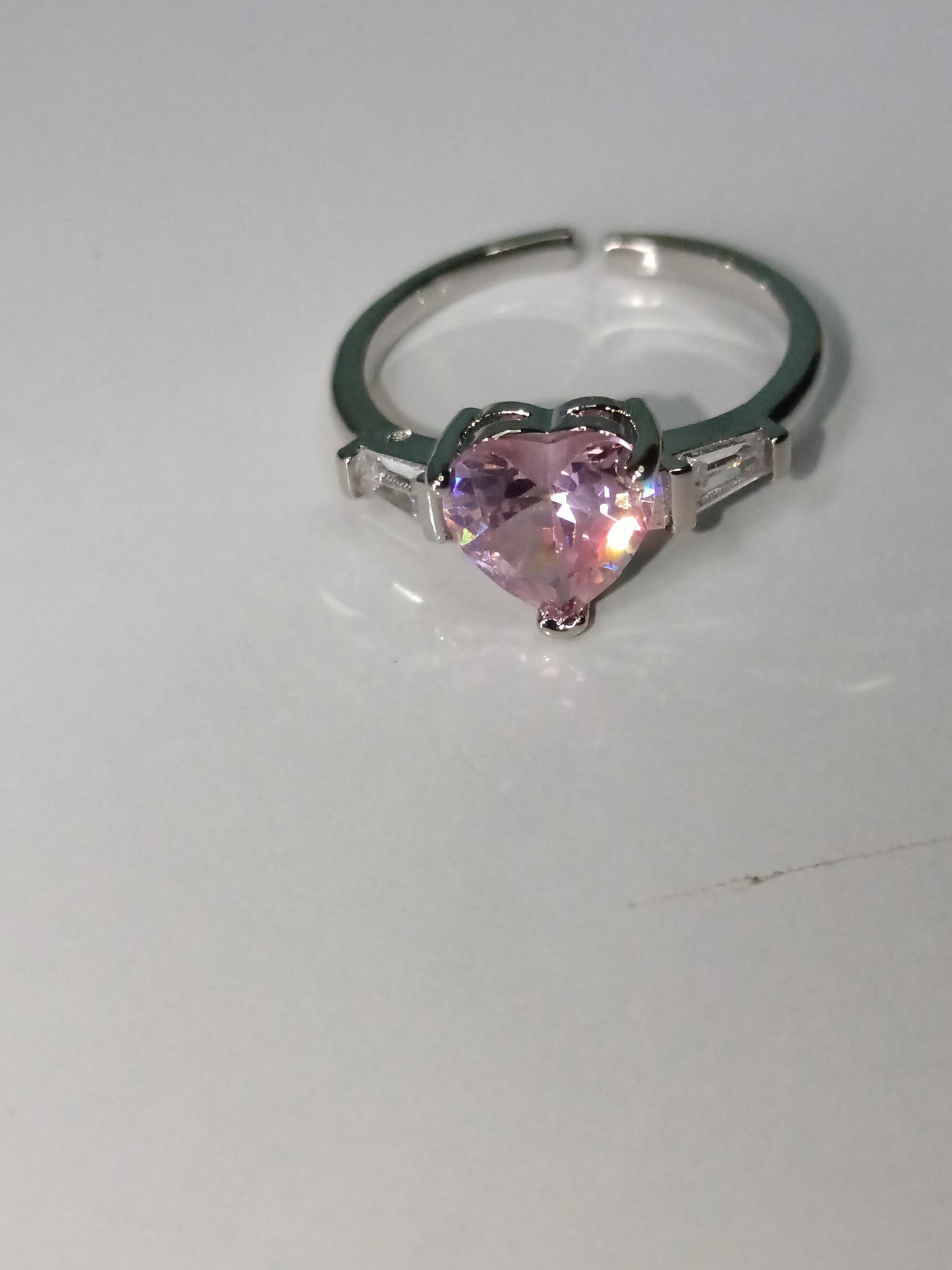 Anillo de corazón rosa