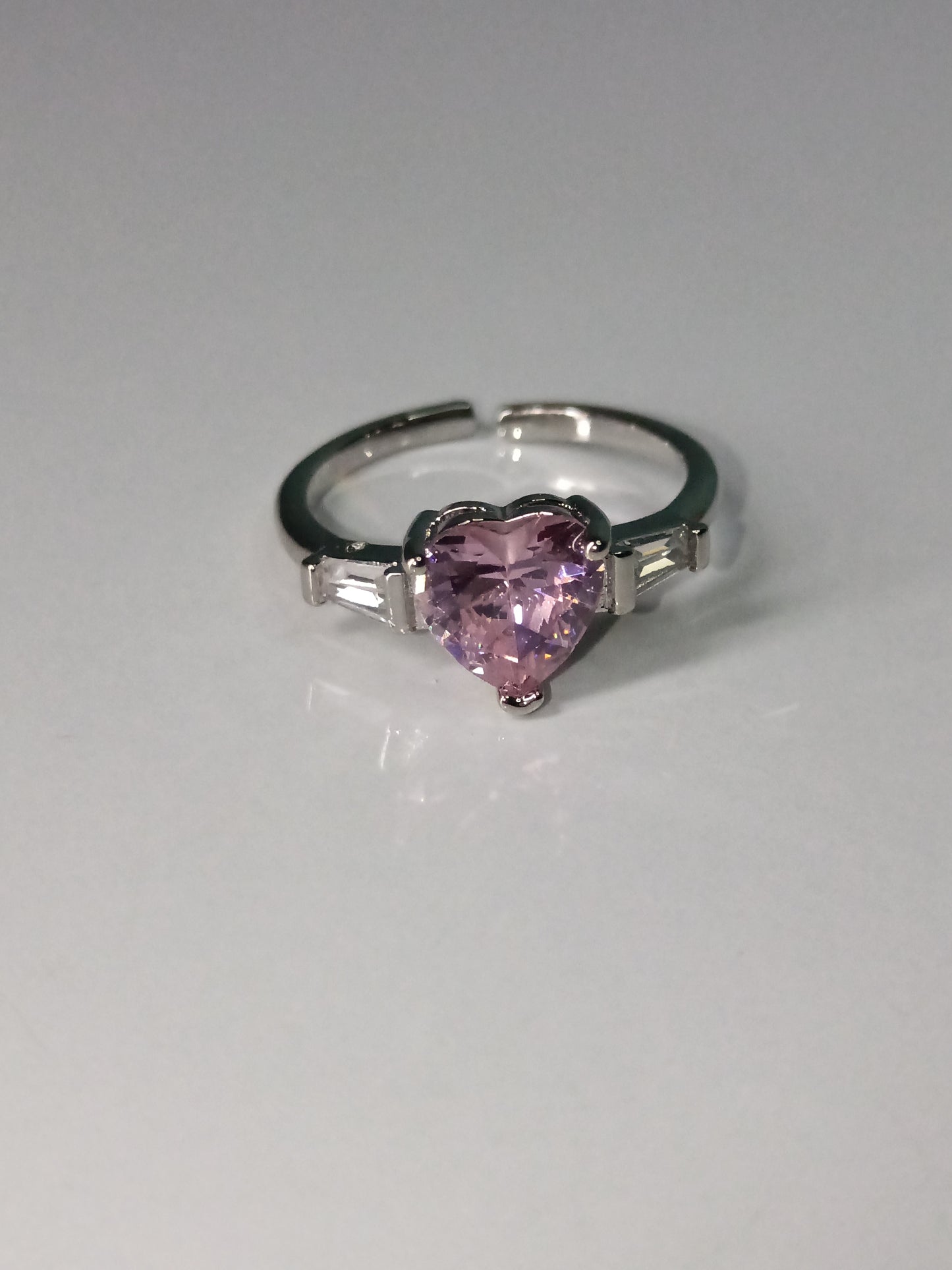 Anillo de corazón rosa